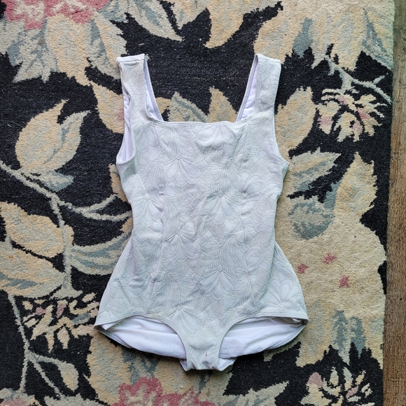 Sold out seea swim suit - Picture 1 of 4